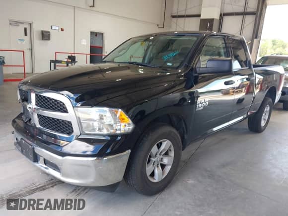 2024 Ram 1500 SLT z VIN 1C6RR6GG6RS137293, wystawiony jako IAAI lot #43323845 z przebiegiem 34 382 mil mil oraz . Historia ofert i sprzedaży dostępna na DreamBid. Obrazek 17.