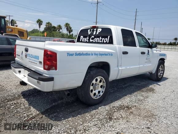 ✅ 2006 Dodge Dakota ST • VIN: 1D7HE28N36S643753 • Лот: 57858165. Размещён на Copart с пробегом 117 371 миль миль. Получите бесплатный доступ к архиву аукционных продаж из США и посмотрите подробный отчёт об истории автомобиля на DreamBid. Изображение 3.