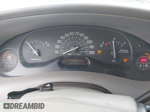 ✅ 2002 Buick Century Limited • VIN: 2G4WY55J221260260 • Lot: 42824734. Listed on IAAI with 171,238 mi. Free auction sales archive from the USA and detailed vehicle history report at DreamBid. Image 7.