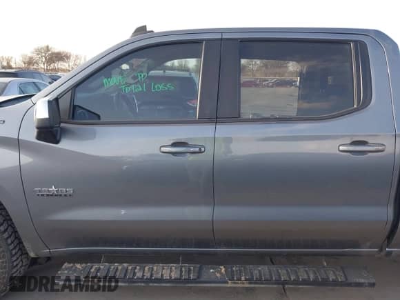 2022 Chevrolet Silverado 1500 LT z VIN 3GCPWCED5NG138842, wystawiony jako IAAI lot #41485587 z przebiegiem 74 967 mil mil oraz . Historia ofert i sprzedaży dostępna na DreamBid. Obrazek 15.