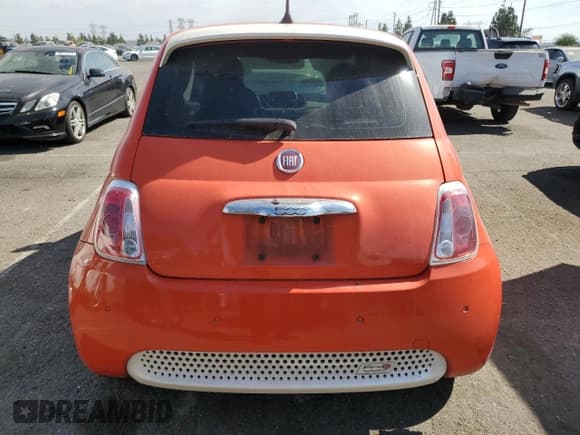 ✅ 2017 FIAT 500e • VIN: 3C3CFFGE7HT544532 • Lot: 70640495. Listed on Copart with 111,403 mi. Free auction sales archive from the USA and detailed vehicle history report at DreamBid. Image 6.