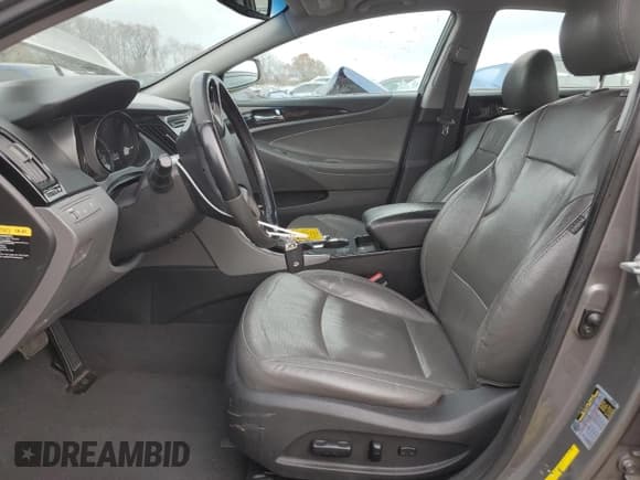 ✅ 2013 Hyundai Sonata Limited • VIN: 5NPEC4ACXDH623552 • Lot: 92933695. Listed on Copart with 100,459 mi. Free auction sales archive from the USA and detailed vehicle history report at DreamBid. Image 7.