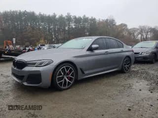✅ 2023 BMW 5 Series 530i • VIN: WBA53BH08PWY20750 • Lot: 90879645. Wystawiony na Copart z przebiegiem 42 788 mil. Bezpłatny archiwum sprzedaży aukcyjnych z USA i szczegółowy raport historii pojazdu na DreamBid. Zdjęcie 1.