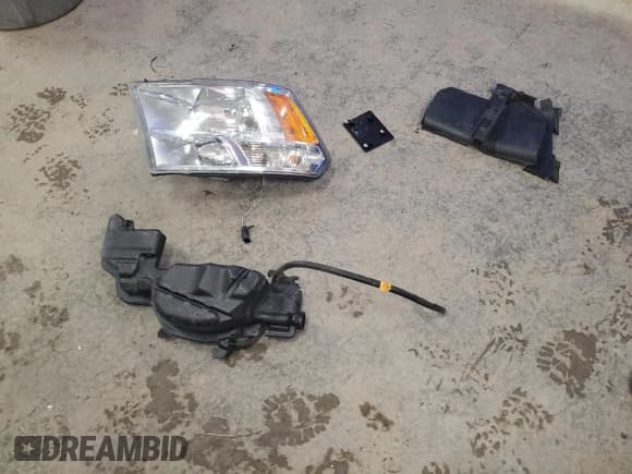 ✅ 2019 Ram 1500 Express • VIN: 1C6RR7FG5KS668000 • Lot: 86292675. Wystawiony na Copart z przebiegiem 51 625 mil. Bezpłatny archiwum sprzedaży aukcyjnych z USA i szczegółowy raport historii pojazdu na DreamBid. Zdjęcie 12.