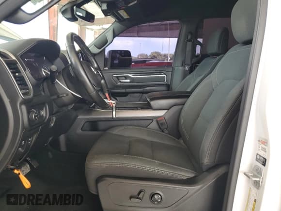 ✅ 2021 Ram 1500 Big Horn • VIN: 1C6RREBG2MN820875 • Lot: 67745795. Wystawiony na Copart z przebiegiem 65 409 mil. Bezpłatny archiwum sprzedaży aukcyjnych z USA i szczegółowy raport historii pojazdu na DreamBid. Zdjęcie 7.