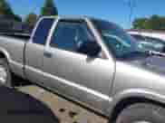 2000 Chevrolet S-10 LS с VIN 1GCDT19W1YK191711, выставлен на аукционе IAAI как лот 43329054 с пробегом 180 643 миль миль и . История ставок и продаж доступна на DreamBid. Изображение 13.