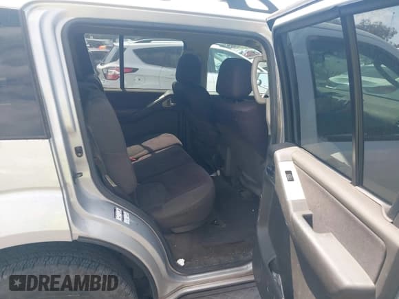 ✅ 2006 Nissan Pathfinder SE • VIN: 5N1AR18U36C614227 • Lot: 43273893. Listed on IAAI with 165,630 mi. Free auction sales archive from the USA and detailed vehicle history report at DreamBid. Image 8.