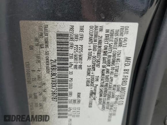 ✅ 2011 Lincoln Town Car Signature Limited • VIN: 2LNBL8CVXBX758787 • Lot: 81351495. Listed on Copart with 116,798 mi. Free auction sales archive from the USA and detailed vehicle history report at DreamBid. Image 12.