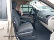 ✅ 2009 Dodge Grand Caravan SE • VIN: 2D8HN44E89R687315 • Lot: 42286929. Listed on IAAI with 215,894 mi. Free auction sales archive from the USA and detailed vehicle history report at DreamBid. Image 5.