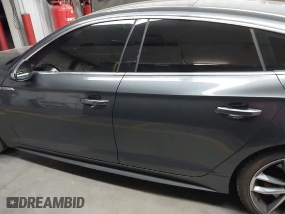 ✅ 2018 Audi S5 Sportback Premium Plus • VIN: WAUB4CF53JA122507 • Lot: 42294030. Wystawiony na IAAI z przebiegiem 45 674 mil. Bezpłatny archiwum sprzedaży aukcyjnych z USA i szczegółowy raport historii pojazdu na DreamBid. Zdjęcie 14.