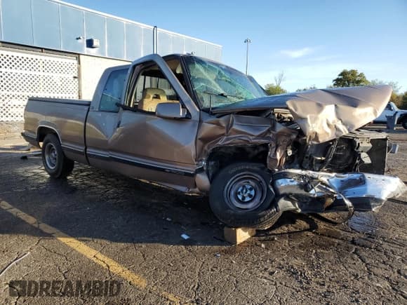 ✅ 1994 Chevrolet Silverado 1500 • VIN: 2GCEC19H3R1164159 • Lot: 84582515. Wystawiony na Copart z przebiegiem 177 437 mil. Bezpłatny archiwum sprzedaży aukcyjnych z USA i szczegółowy raport historii pojazdu na DreamBid. Zdjęcie 4.