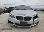 ✅ 2015 BMW 2 Series M235i • VIN: WBA1M1C54FV393824 • Lot: 45957585. Wystawiony na Copart z przebiegiem 55 741 mil. Bezpłatny archiwum sprzedaży aukcyjnych z USA i szczegółowy raport historii pojazdu na DreamBid. Zdjęcie 5.