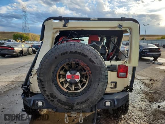 ✅ 2011 Jeep Wrangler Unlimited Sahara • VIN: 1J4BA5H1XBL571832 • Lot: 84767045. Wystawiony na Copart z przebiegiem 194 000 mil. Bezpłatny archiwum sprzedaży aukcyjnych z USA i szczegółowy raport historii pojazdu na DreamBid. Zdjęcie 6.