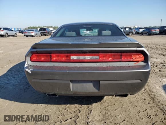 ✅ 2012 Dodge Challenger SXT • VIN: 2C3CDYAG2CH171381 • Lot: 46988215. Wystawiony na Copart z przebiegiem 139 952 mil. Bezpłatny archiwum sprzedaży aukcyjnych z USA i szczegółowy raport historii pojazdu na DreamBid. Zdjęcie 6.