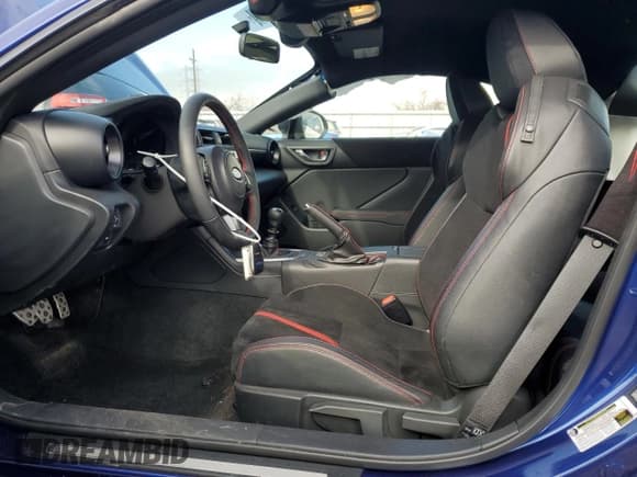 ✅ 2024 Subaru BRZ Limited • VIN: JF1ZDBE16R9704131 • Lot: 48052295. Wystawiony na Copart z przebiegiem 3 308 mil. Bezpłatny archiwum sprzedaży aukcyjnych z USA i szczegółowy raport historii pojazdu na DreamBid. Zdjęcie 7.