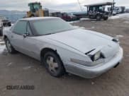 ✅ 1990 Buick Reatta • VIN: 1G4EC13CXLB906945 • Lot: 38892786. Wystawiony na IAAI z przebiegiem Nie podano. Bezpłatny archiwum sprzedaży aukcyjnych z USA i szczegółowy raport historii pojazdu na DreamBid. Zdjęcie 1.