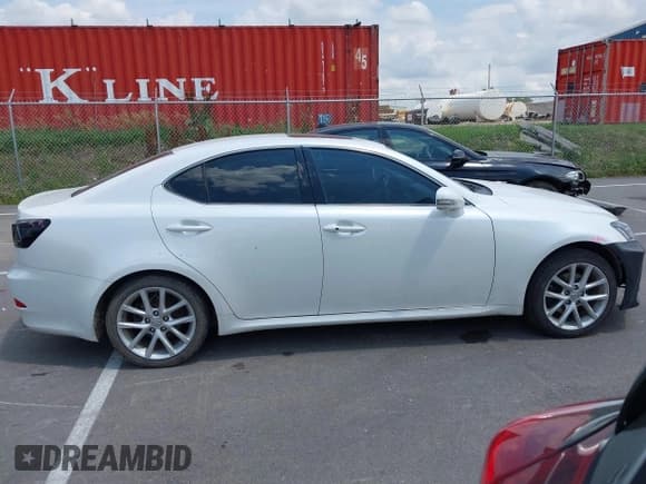 ✅ 2011 Lexus IS 250 • VIN: JTHCF5C26B2035296 • Lot: 42469561. Listed on IAAI with 180,609 mi. Free auction sales archive from the USA and detailed vehicle history report at DreamBid. Image 14.