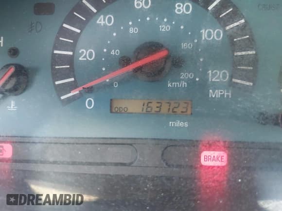 ✅ 2002 Mitsubishi Galant ES • VIN: 4A3AA46GX2E116385 • Lot: 42750895. Listed on IAAI with 163,723 mi. Free auction sales archive from the USA and detailed vehicle history report at DreamBid. Image 7.