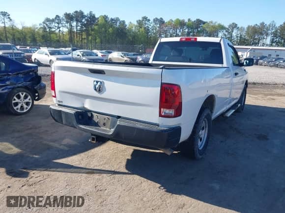 2016 Ram 1500 Tradesman z VIN 3C6JR6DG5GG239657, wystawiony jako IAAI lot #42068193 z przebiegiem 161 465 mil mil oraz . Historia ofert i sprzedaży dostępna na DreamBid. Obrazek 4.