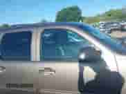 2014 Chevrolet Suburban LT z VIN 1GNSKJE76ER214080, wystawiony jako IAAI lot #42766041 z przebiegiem 204 832 mil mil oraz . Historia ofert i sprzedaży dostępna na DreamBid. Obrazek 13.