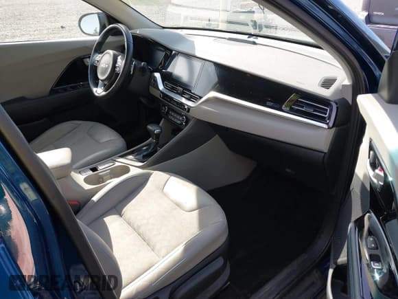 ✅ 2022 Kia Niro EX • VIN: KNDCD3LD8N5530549 • Lot: 42433415. Listed on IAAI with 50,289 mi. Free auction sales archive from the USA and detailed vehicle history report at DreamBid. Image 5.