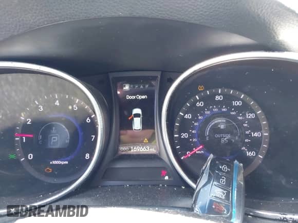 2013 Hyundai Santa Fe Sport z VIN 5XYZW3LA2DG022738, wystawiony jako IAAI lot #43487493 z przebiegiem 169 663 mil mil oraz . Historia ofert i sprzedaży dostępna na DreamBid. Obrazek 7.