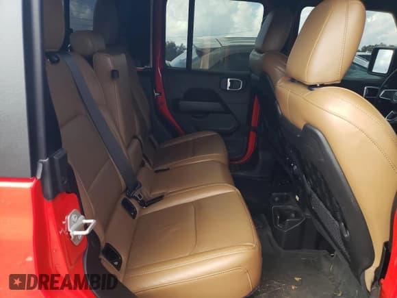 ✅ 2022 Jeep Gladiator Rubicon • VIN: 1C6JJTBGXNL111178 • Lot: 74686344. Listed on Copart with 30,587 mi. Free auction sales archive from the USA and detailed vehicle history report at DreamBid. Image 10.