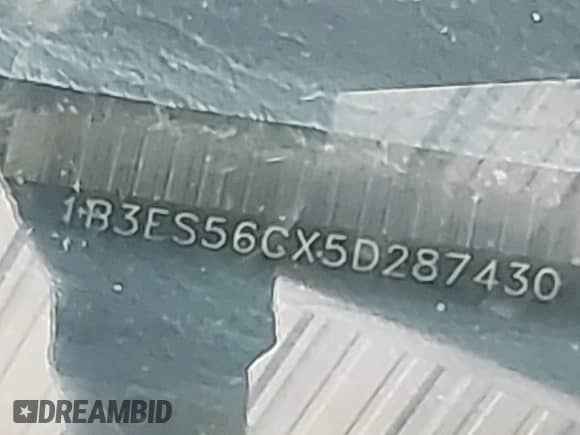 2005 Dodge Neon SXT z VIN 1B3ES56CX5D287430, wystawiony jako IAAI lot #42093022 z przebiegiem 157 668 mil mil oraz . Historia ofert i sprzedaży dostępna na DreamBid. Obrazek 9.