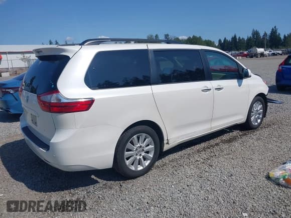 ✅ 2015 Toyota Sienna Limited • VIN: 5TDDK3DC6FS114592 • Lot: 42369139. Listed on IAAI with 134,436 mi. Free auction sales archive from the USA and detailed vehicle history report at DreamBid. Image 4.