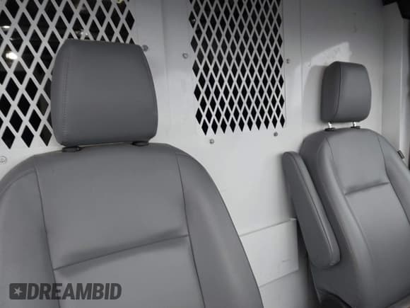 ✅ 2018 Ford Transit • VIN: 1FTBW2CMXJKA87252 • Лот: 43800910. Опубликован ранее на IAAI с пробегом 130 786 миль. Бесплатный доступ к архиву аукционных продаж из США и подробный отчёт об истории автомобиля на DreamBid. Изображение 8.