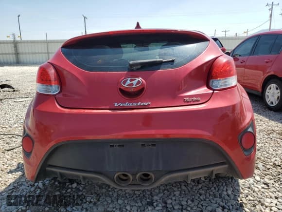 ✅ 2016 Hyundai Veloster Turbo • VIN: KMHTC6AE9GU273907 • Lot: 65610344. Wystawiony na Copart z przebiegiem 69 978 mil. Bezpłatny archiwum sprzedaży aukcyjnych z USA i szczegółowy raport historii pojazdu na DreamBid. Zdjęcie 6.
