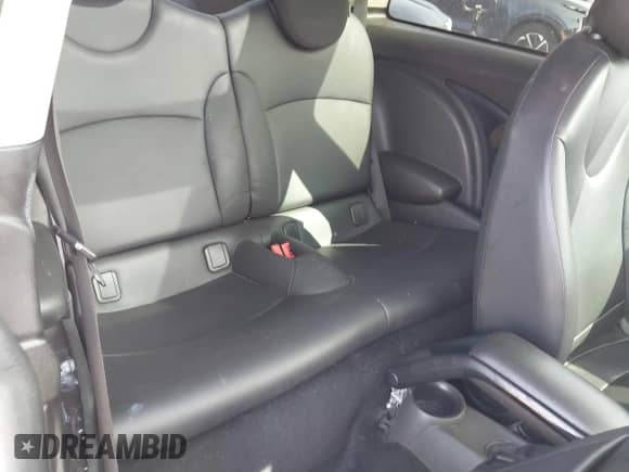 2012 MINI Hardtop with VIN WMWSU3C51CT257108, listed as a IAAI auction lot 43577965 with 127,914 mi miles and . Bid and sale history available at DreamBid. Image 8.