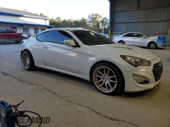 ✅ 2015 Hyundai Genesis Coupe R-Spec • VIN: KMHHU6KJ7FU127650 • Lot: 81464295. Listed on Copart with Not provided. Free auction sales archive from the USA and detailed vehicle history report at DreamBid. Image 4.