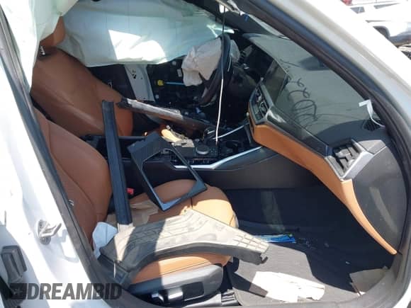 2022 BMW 3 Series 330i xDrive с VIN WBA5R7C07NFL79726, выставлен на аукционе IAAI как лот 42873288 с пробегом 32 517 миль миль и . История ставок и продаж доступна на DreamBid. Изображение 5.