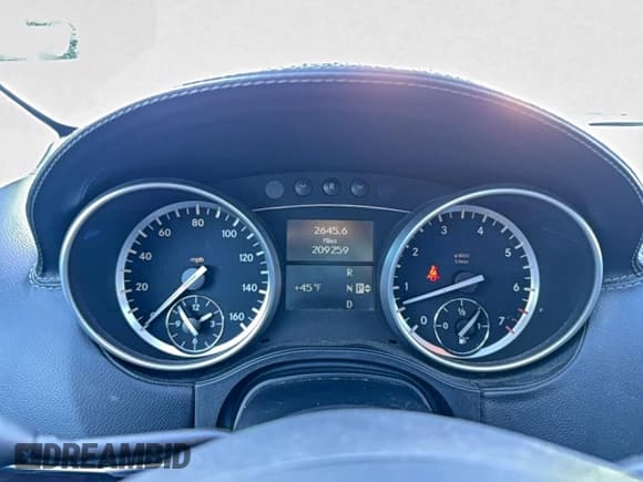 ✅ 2011 Mercedes-Benz GL 450 • VIN: 4JGBF7BE1BA743624 • Lot: 94532085. Listed on Copart with 209,259 mi. Free auction sales archive from the USA and detailed vehicle history report at DreamBid. Image 8.