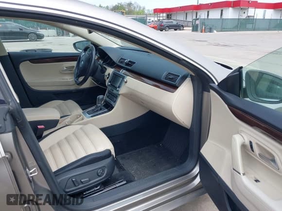 ✅ 2012 Volkswagen CC Lux • VIN: WVWHP7AN0CE552624 • Лот: 42134600. Опубликован ранее на IAAI с пробегом 122 543 миль. Бесплатный доступ к архиву аукционных продаж из США и подробный отчёт об истории автомобиля на DreamBid. Изображение 5.