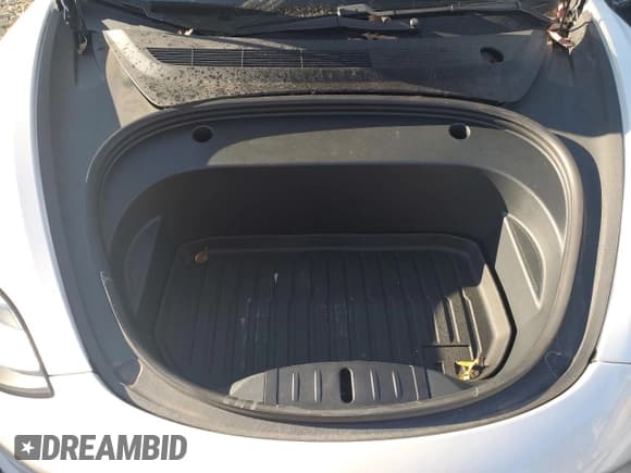 ✅ 2020 Tesla Model 3 Performance • VIN: 5YJ3E1EC6LF742612 • Lot: 84542145. Wystawiony na Copart z przebiegiem 46 372 mil. Bezpłatny archiwum sprzedaży aukcyjnych z USA i szczegółowy raport historii pojazdu na DreamBid. Zdjęcie 11.