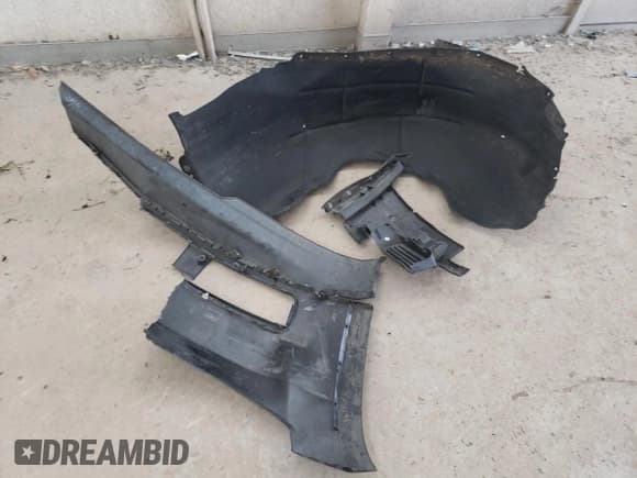 ✅ 2015 Chevrolet Suburban LT • VIN: 1GNSKJKC2FR533978 • Lot: 89491375. Wystawiony na Copart z przebiegiem 148 405 mil. Bezpłatny archiwum sprzedaży aukcyjnych z USA i szczegółowy raport historii pojazdu na DreamBid. Zdjęcie 13.