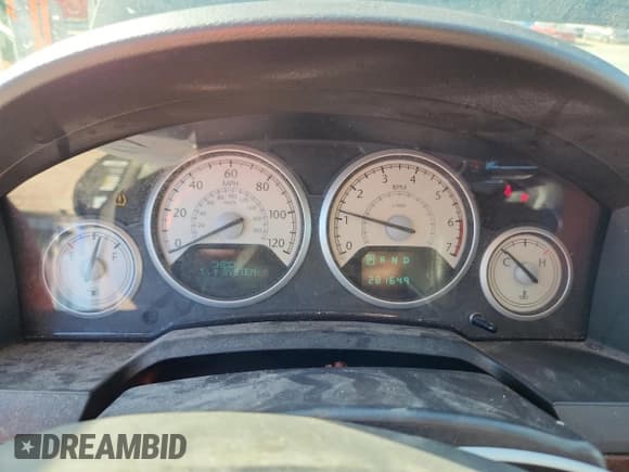 ✅ 2010 Chrysler Town & Country Touring Plus • VIN: 2A4RR8DX1AR334221 • Lot: 91305345. Wystawiony na Copart z przebiegiem 281 649 mil. Bezpłatny archiwum sprzedaży aukcyjnych z USA i szczegółowy raport historii pojazdu na DreamBid. Zdjęcie 9.