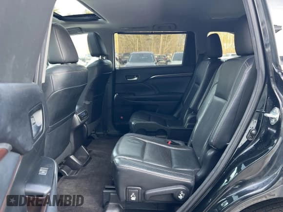 ✅ 2014 Toyota Highlander Limited • VIN: 5TDDCRFH5ES006584 • Лот: 41808224. Опубликован ранее на IAAI с пробегом 206 163 миль. Бесплатный доступ к архиву аукционных продаж из США и подробный отчёт об истории автомобиля на DreamBid. Изображение 8.