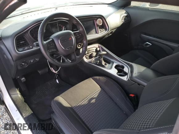 ✅ 2017 Dodge Challenger SXT • VIN: 2C3CDZAG4HH573206 • Lot: 45562223. Wystawiony na Copart z przebiegiem 70 502 mil. Bezpłatny archiwum sprzedaży aukcyjnych z USA i szczegółowy raport historii pojazdu na DreamBid. Zdjęcie 10.