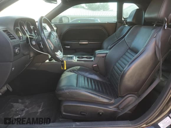 ✅ 2012 Dodge Challenger R/T • VIN: 2C3CDYBT2CH284758 • Lot: 76777864. Wystawiony na Copart z przebiegiem 121 719 mil. Bezpłatny archiwum sprzedaży aukcyjnych z USA i szczegółowy raport historii pojazdu na DreamBid. Zdjęcie 7.