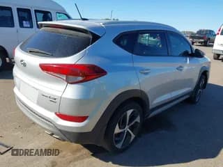 ✅ 2017 Hyundai Tucson Sport • VIN: KM8J3CA28HU592616 • Лот: 43411270. Опубликован ранее на IAAI с пробегом 83 847 миль. Бесплатный доступ к архиву аукционных продаж из США и подробный отчёт об истории автомобиля на DreamBid. Изображение 4.