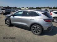 ✅ 2023 Ford Escape Platinum • VIN: 1FMCU9JA0PUB42229 • Lot: 70760475. Wystawiony na Copart z przebiegiem 60 717 mil. Bezpłatny archiwum sprzedaży aukcyjnych z USA i szczegółowy raport historii pojazdu na DreamBid. Zdjęcie 2.