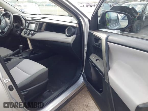 ✅ 2014 Toyota RAV4 LE • VIN: JTMZFREV4EJ006237 • Lot: 43508530. Listed on IAAI with 117,593 mi. Free auction sales archive from the USA and detailed vehicle history report at DreamBid. Image 5.