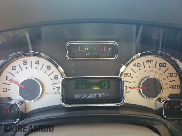 ✅ 2008 Ford Expedition Eddie Bauer • VIN: 1FMFU18558LA79899 • Lot: 84959615. Wystawiony na Copart z przebiegiem 268 749 mil. Bezpłatny archiwum sprzedaży aukcyjnych z USA i szczegółowy raport historii pojazdu na DreamBid. Zdjęcie 9.