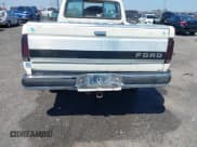 ✅ 1987 Ford F-250 • VIN: 1FTHF2518HKA08300 • Lot: 41984273. Wystawiony na IAAI z przebiegiem 37 267 mil. Bezpłatny archiwum sprzedaży aukcyjnych z USA i szczegółowy raport historii pojazdu na DreamBid. Zdjęcie 15.