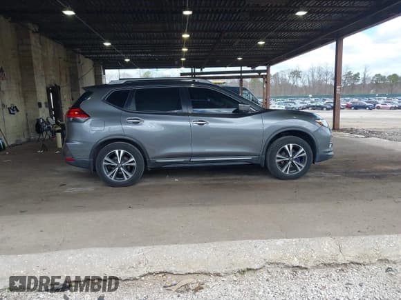 ✅ 2017 Nissan Rogue SL • VIN: 5N1AT2MV3HC761513 • Lot: 42059096. Listed on IAAI with 75,250 mi. Free auction sales archive from the USA and detailed vehicle history report at DreamBid. Image 13.