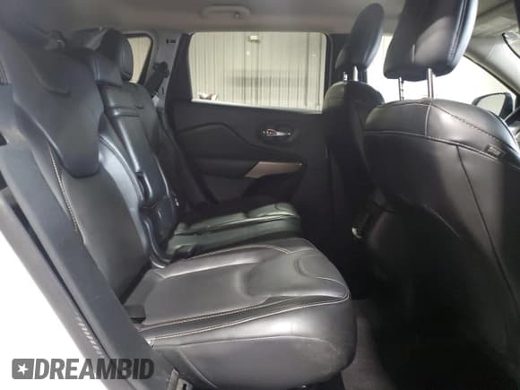 ✅ 2018 Jeep Cherokee Limited • VIN: 1C4PJMDB7JD610325 • Лот: 90279425. Опубликован ранее на Copart с пробегом 82 637 миль. Бесплатный доступ к архиву аукционных продаж из США и подробный отчёт об истории автомобиля на DreamBid. Изображение 11.