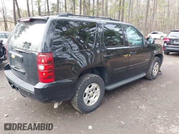 ✅ 2013 Chevrolet Tahoe LT • VIN: 1GNSCBE02DR255973 • Лот: 43935446. Опубликован ранее на IAAI с пробегом 234 021 миль. Бесплатный доступ к архиву аукционных продаж из США и подробный отчёт об истории автомобиля на DreamBid. Изображение 4.